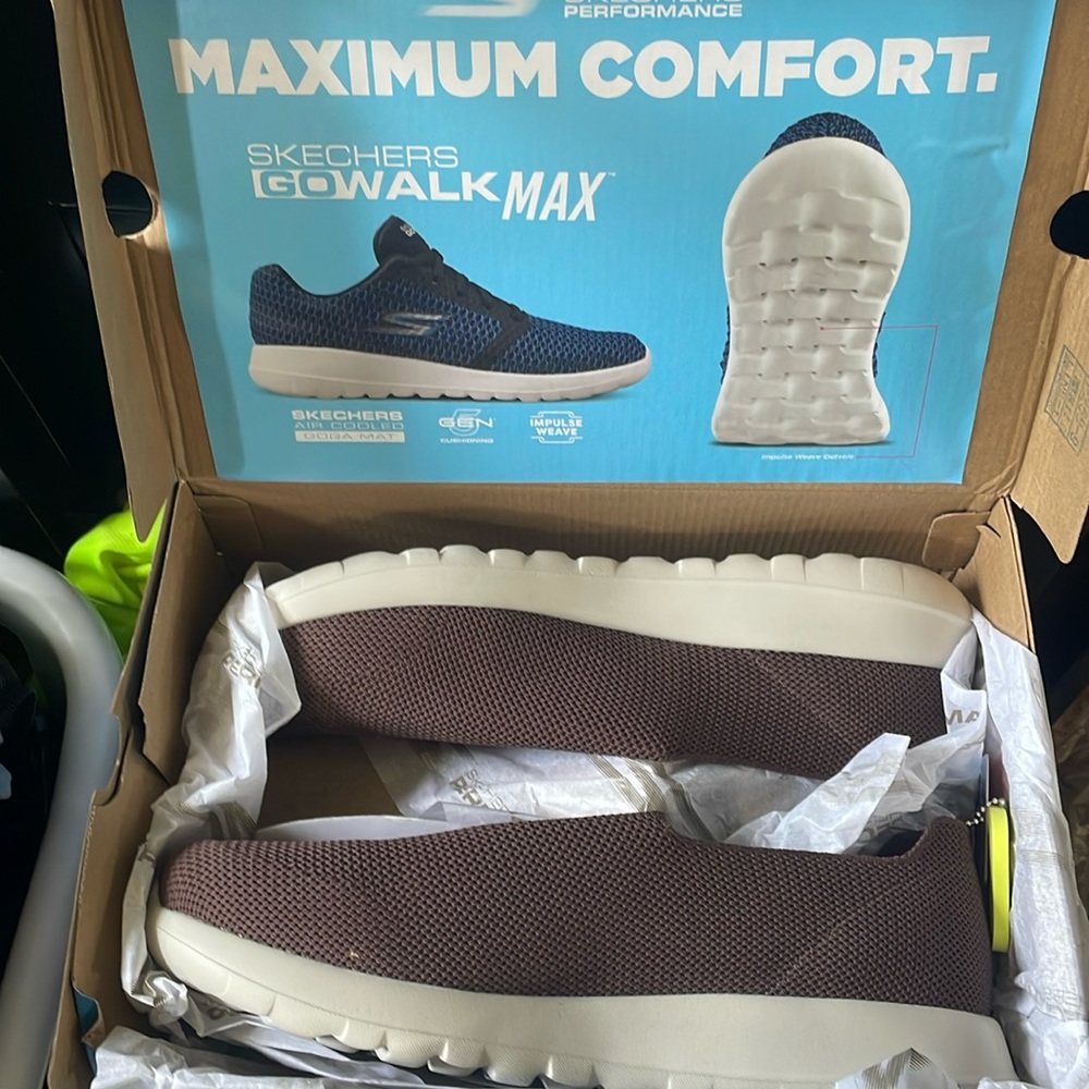 Mens Skechers Shows BRAND NEW!